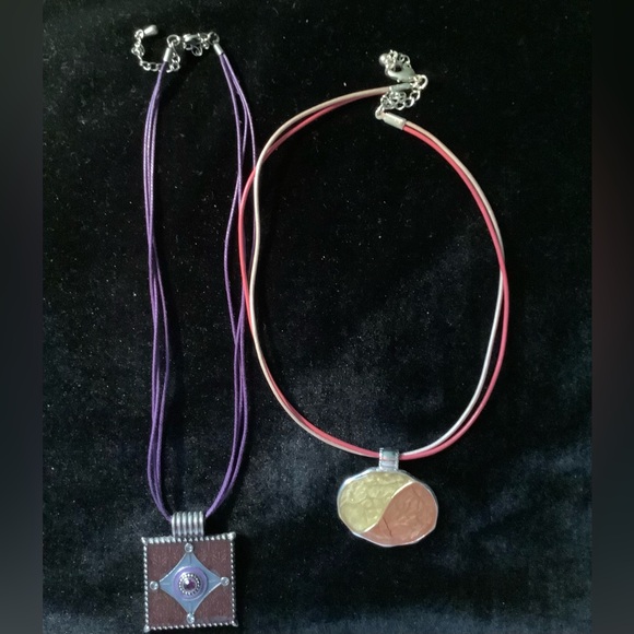 Unbranded Jewelry - 2 Vintage Multi-Color/Texture Necklaces- both Excel. Condition!